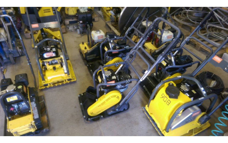 Аренда виброплиты бензиновая 100 кг Atlas Copco LF 100LAT 500х595